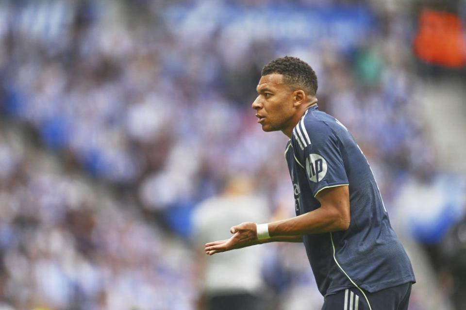 一步升级, 姆巴佩再次, 指着自己仍 一步升级, 姆巴佩再次, 指着自己仍