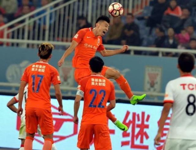 首条大鱼浮 首条大鱼浮