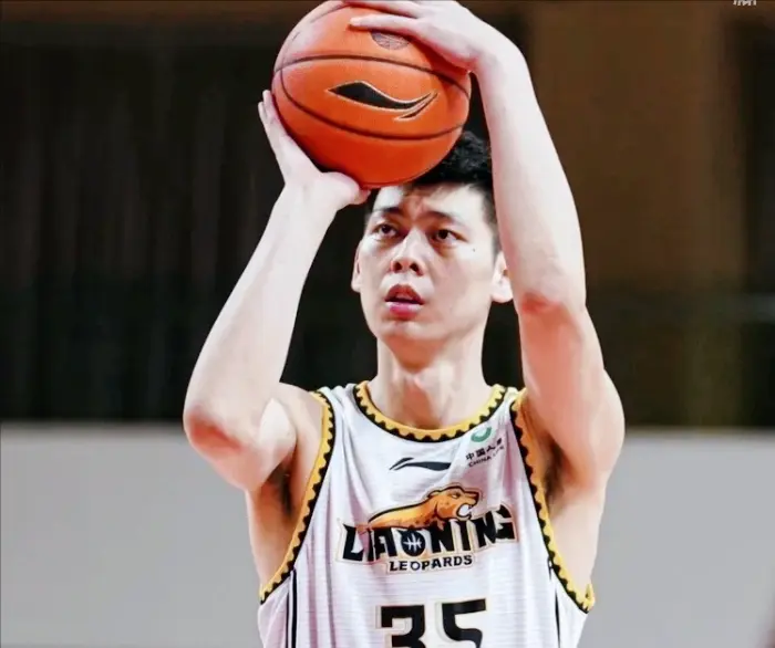 stron, 陶汉林一人, 后面两个赛 stron, 陶汉林一人, 后面两个赛